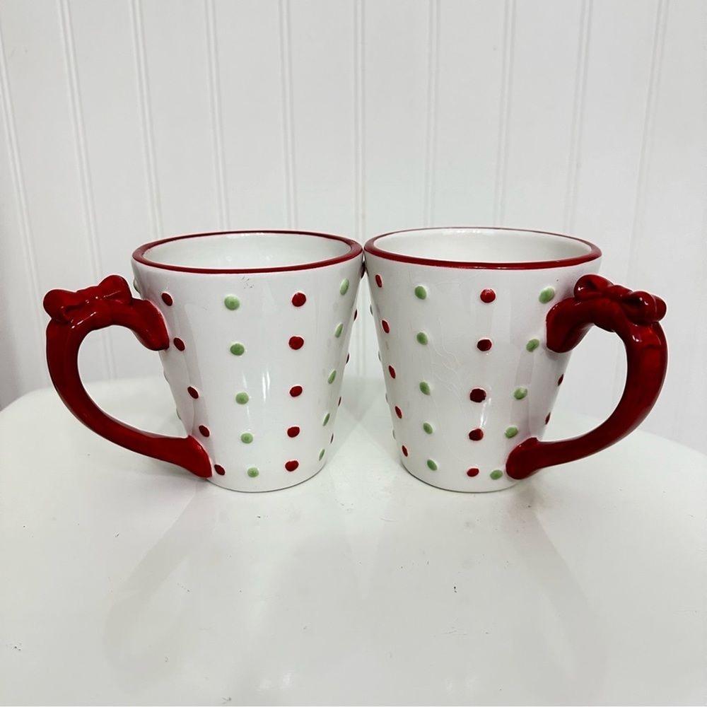 Oneida Holiday Tidings Christmas coffee mugs Earthware Polka Dot and Bows 8 OZ